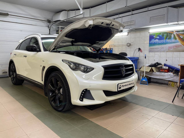 Infiniti FX37 установка Pandora UX 4750  и замков капота